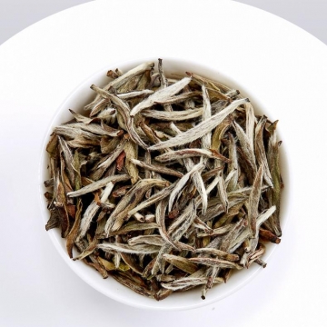 福鼎白茶的“白”，是否名副其实呢？越变越好的白茶让你爱上了吗？